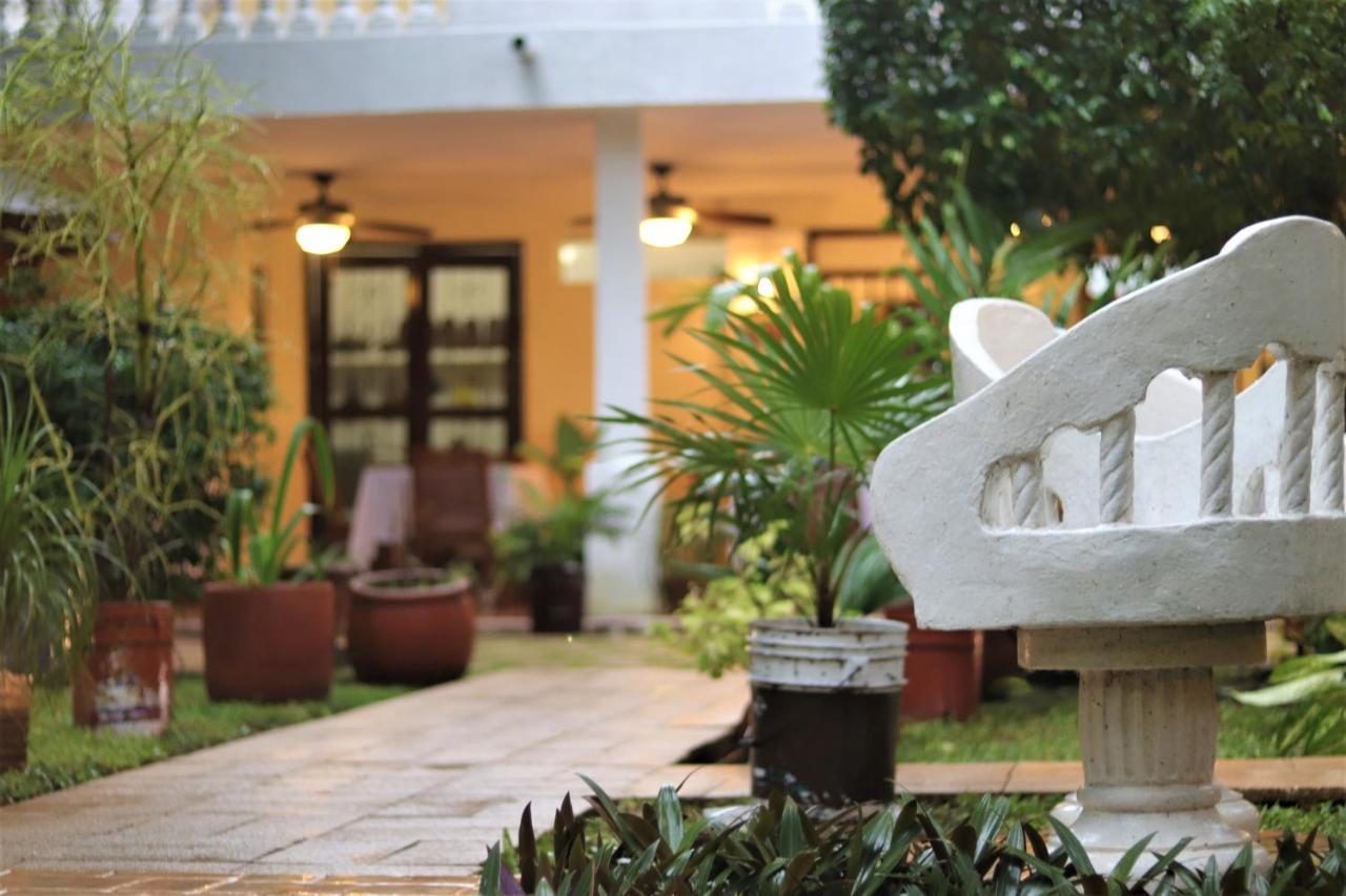 Casa Marlene Hotel Valladolid  Bagian luar foto